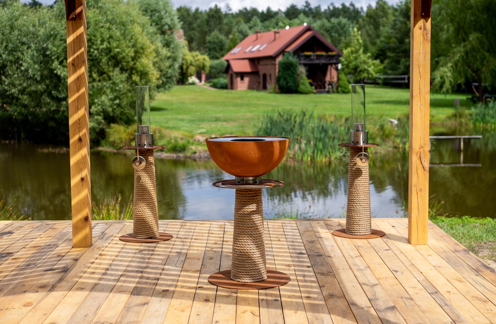 Juno plancha grills op een terras